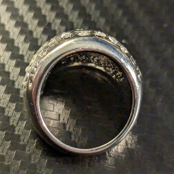 Avon Silver Day To Night Faux Diamond Dome Ring - Picture 5 of 7